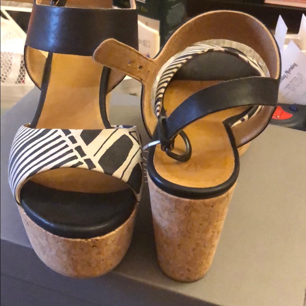 Designer shoes - Picture 4 of 5